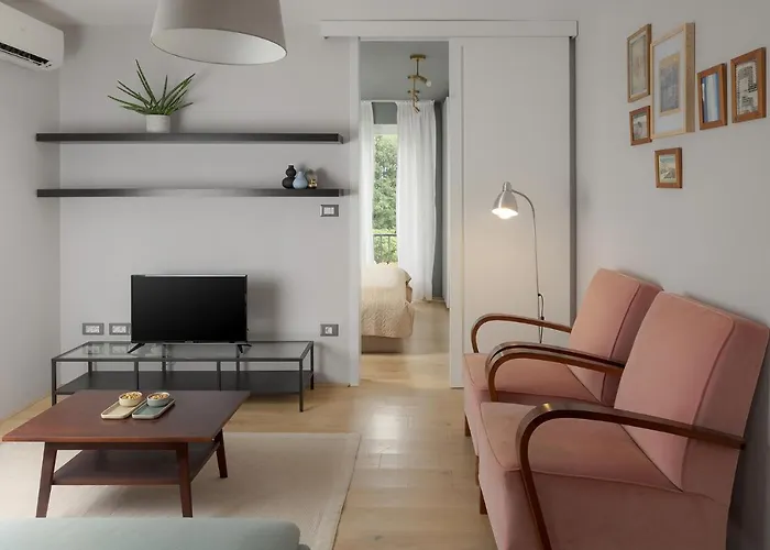 Elegant, Cosy And Quiet, Just 1 Min To Amphiteatre